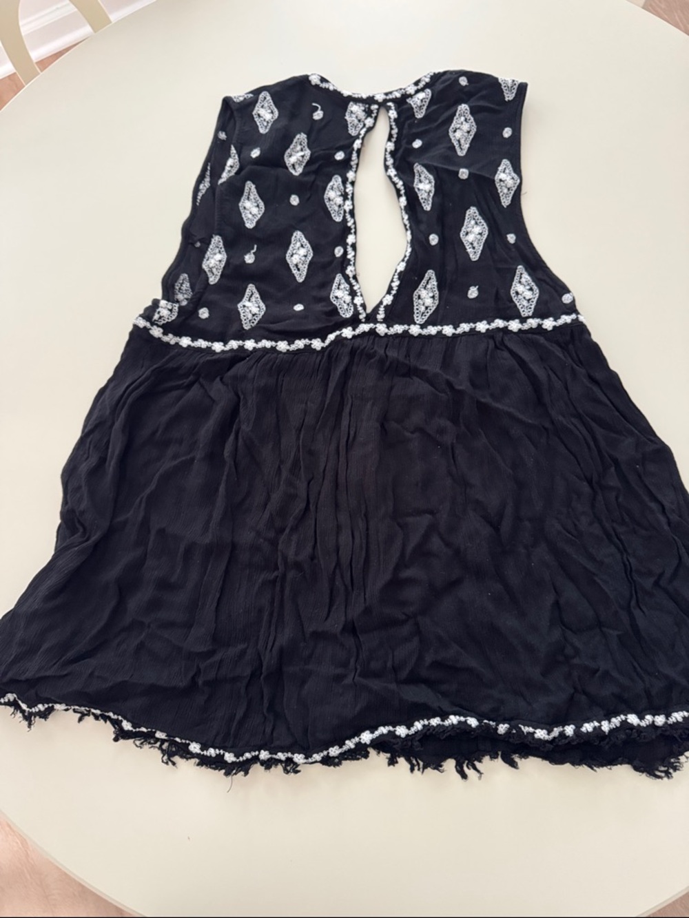 Free People Black Embroidered Sleeveless V-Neck Blouse - Picture 3 of 3